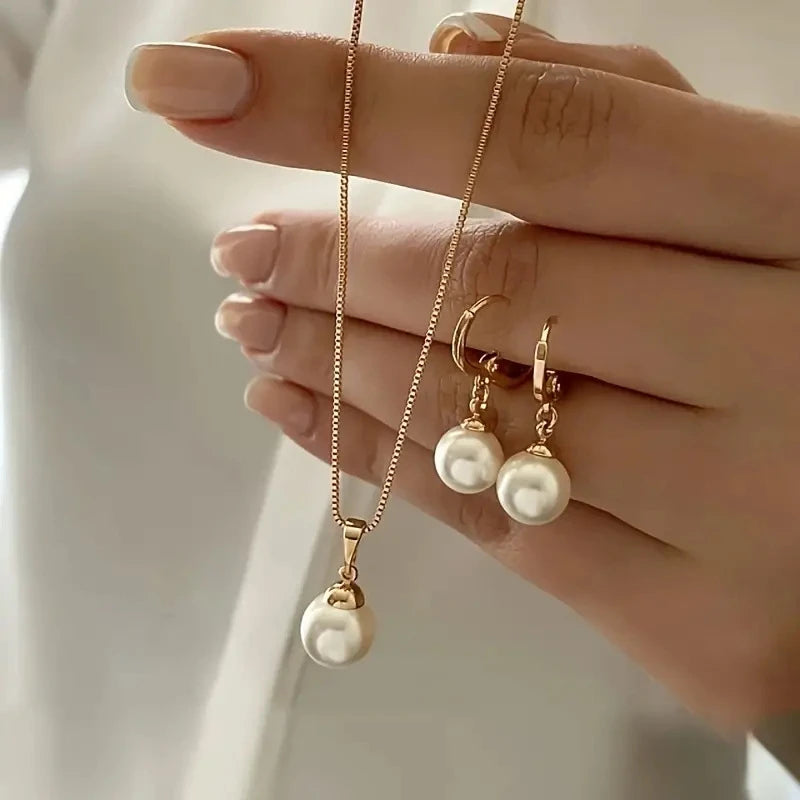 Vintage Pearl Pendant Jewelry Set