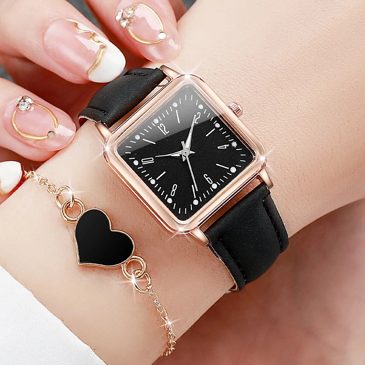 Minimalist Quartz Watch – Leather Strap Fashion Watch for Women & Men