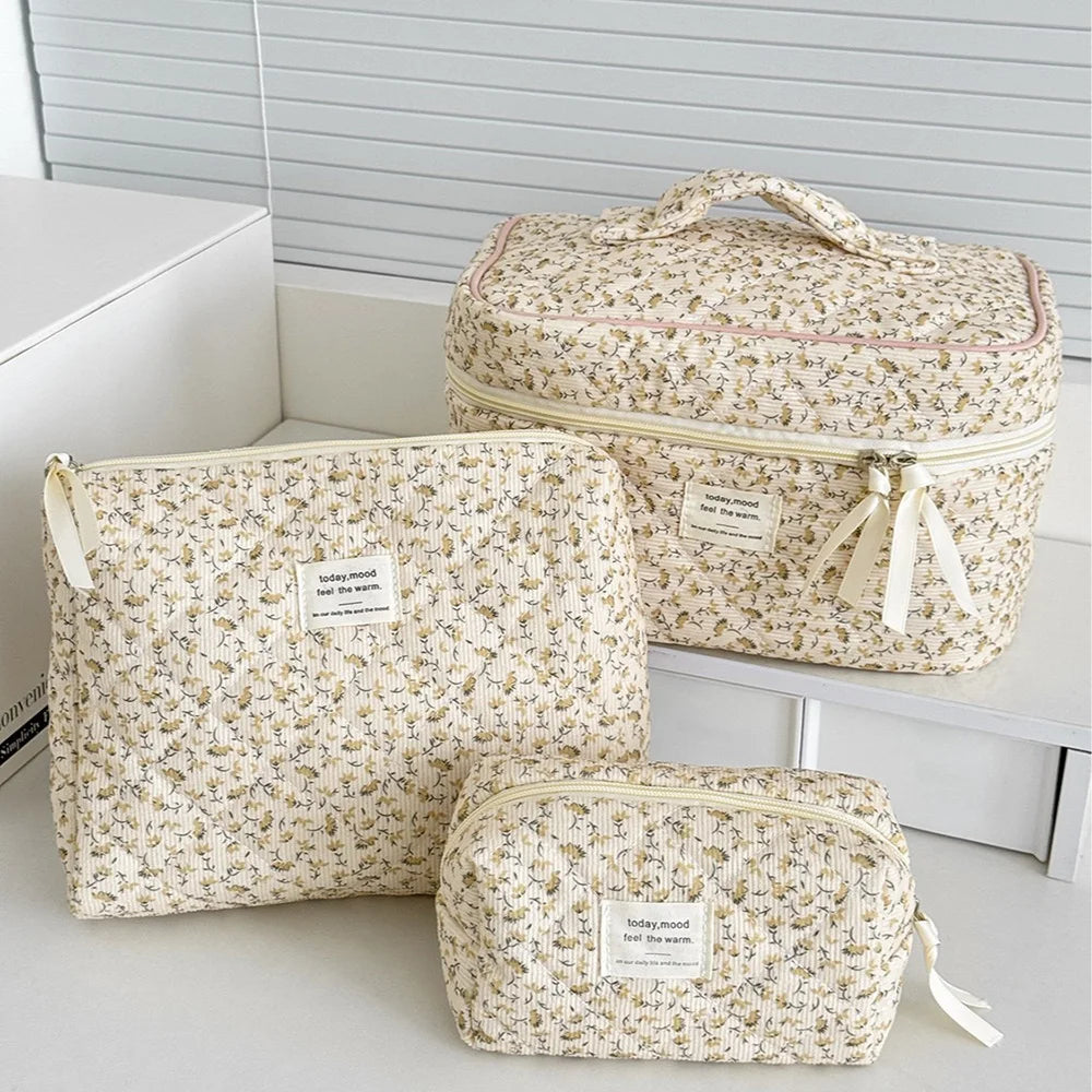 Vintage Floral Quilted Cosmetic Pouch – Cotton Travel Makeup Bag & Handbag