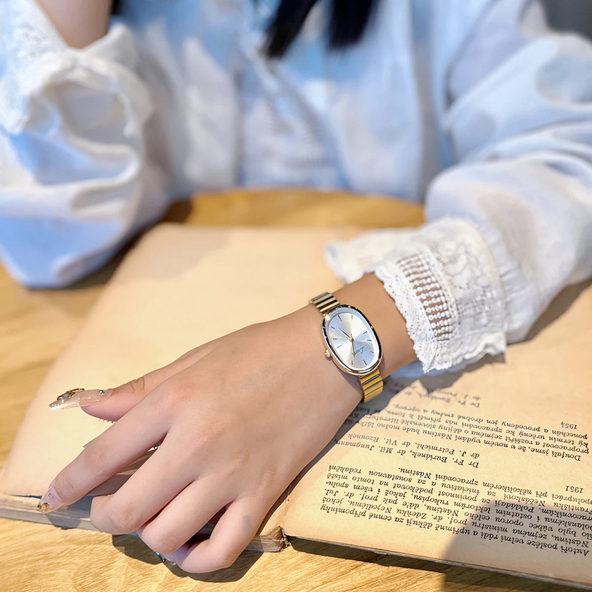 Women's Vintage Quartz Watch