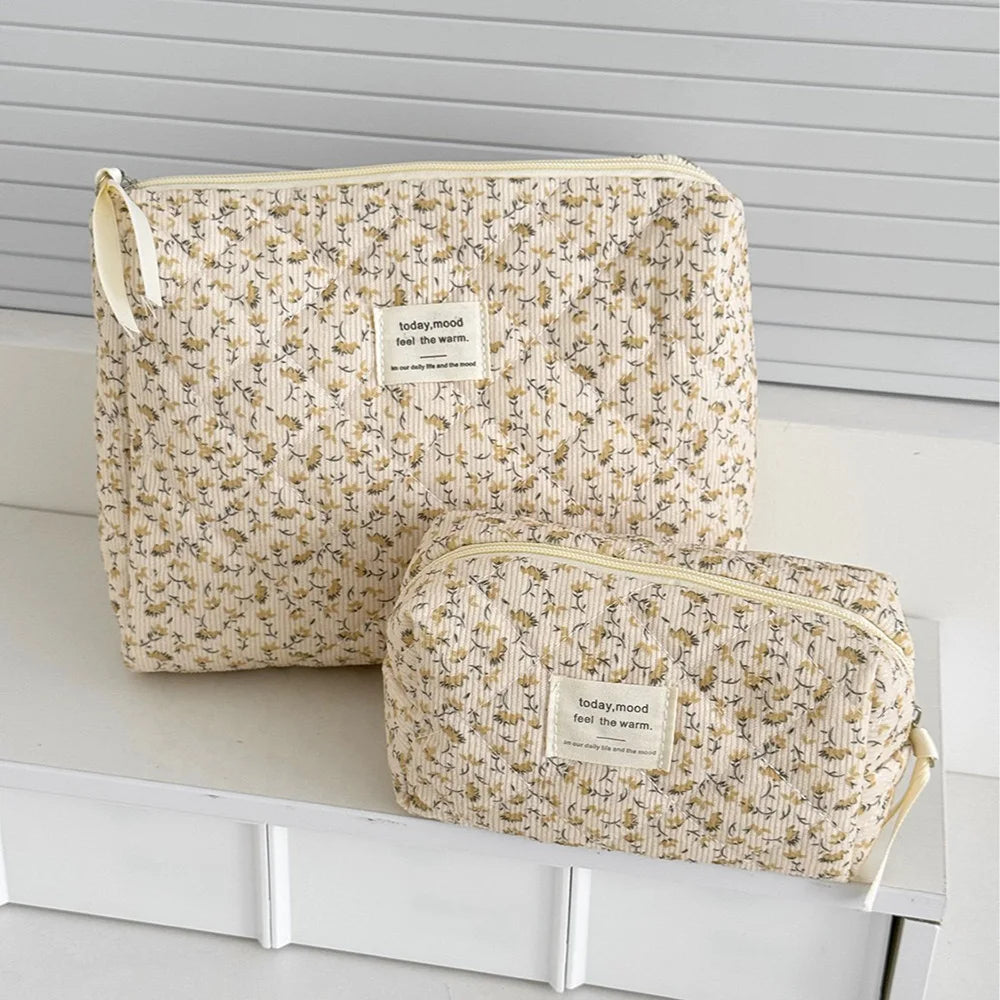 Vintage Floral Quilted Cosmetic Pouch – Cotton Travel Makeup Bag & Handbag