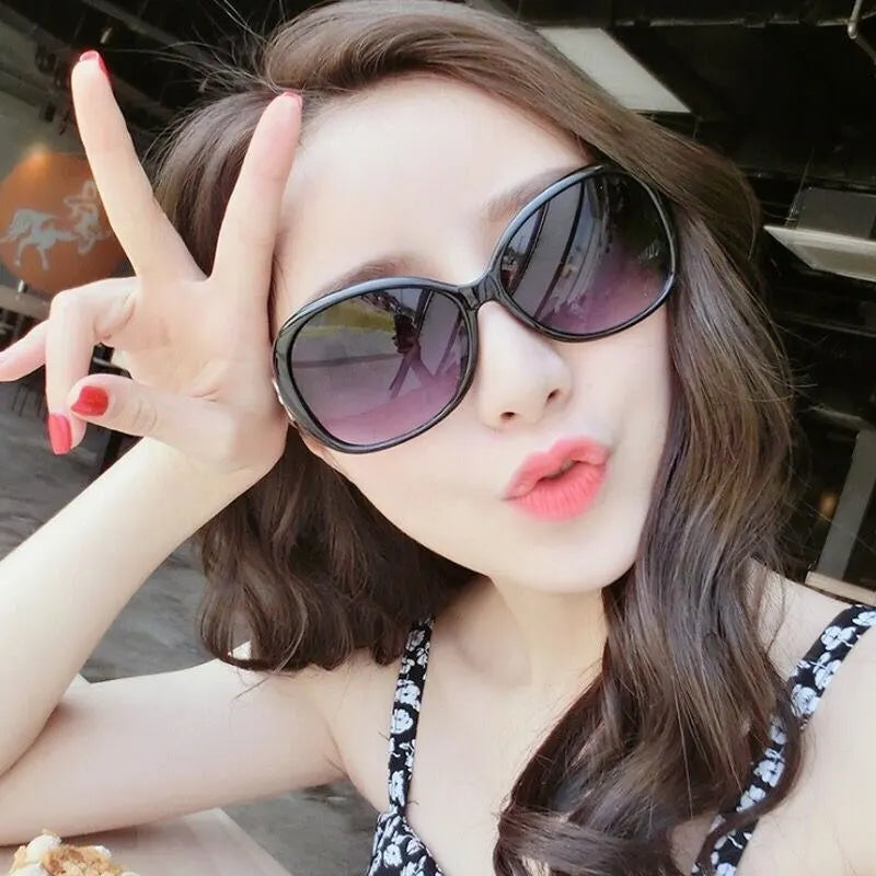 Women's Oval Gradient Sunglasses – Large Frame UV400 Street Style