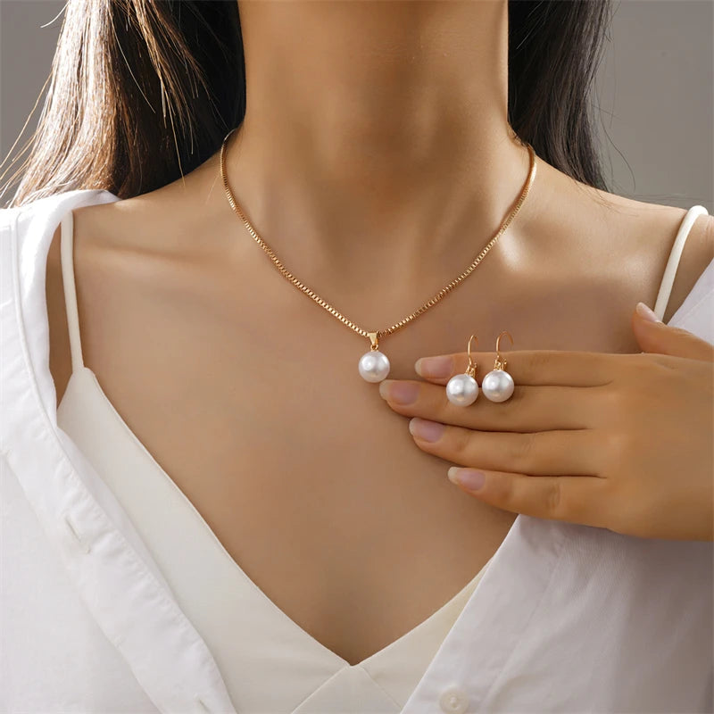 Vintage Pearl Pendant Jewelry Set