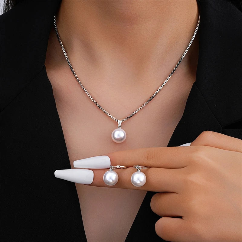 Vintage Pearl Pendant Jewelry Set