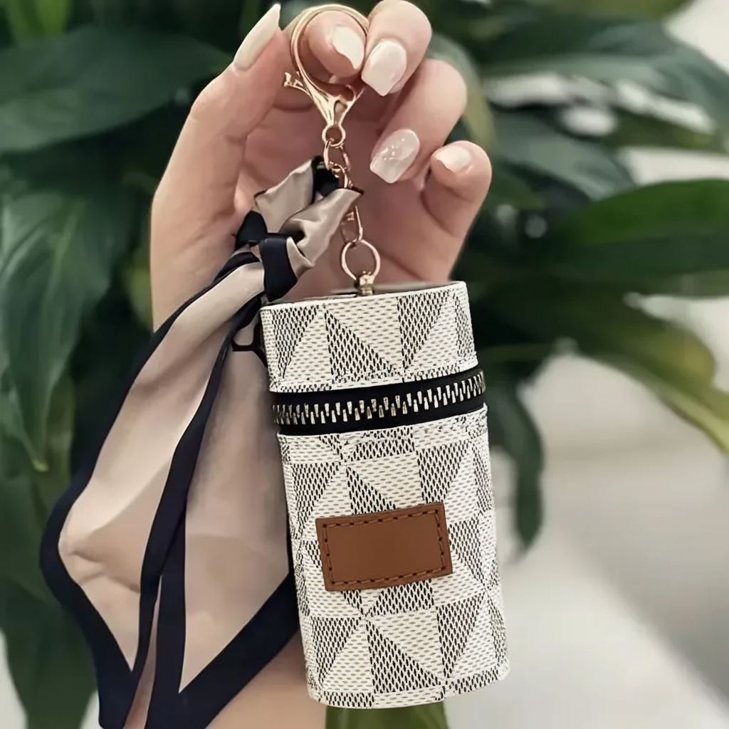 Porte-clé blanc nettoyé